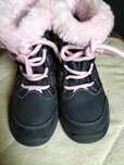 Sprzedam zimowe buty rozmiar 26