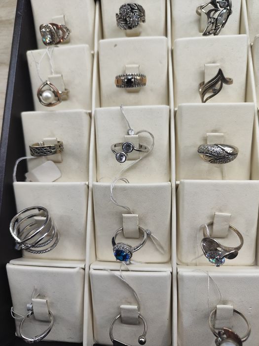 срібні ланцюжки, кольца, сережки,( серебро, серьги, кольца хрестики це