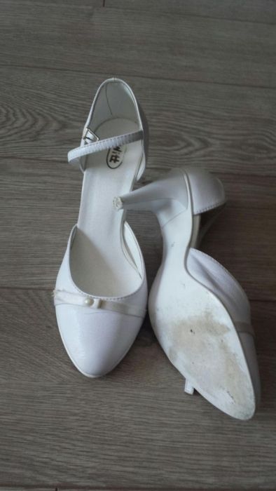 Buty ślubne 36 białe