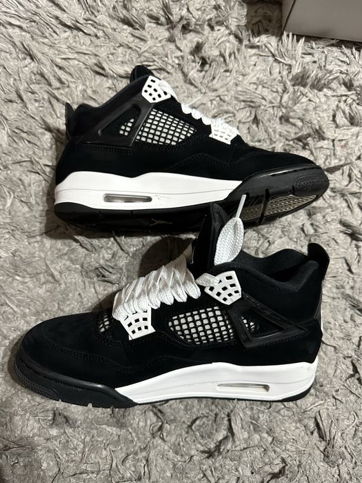 Air Jordan 4 “White Thunder”