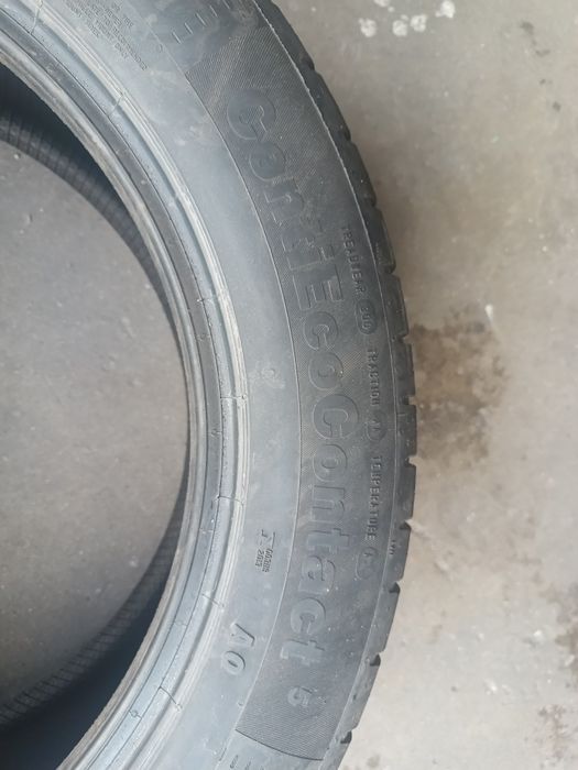 Pneu 225/50R17 Continental quase novo