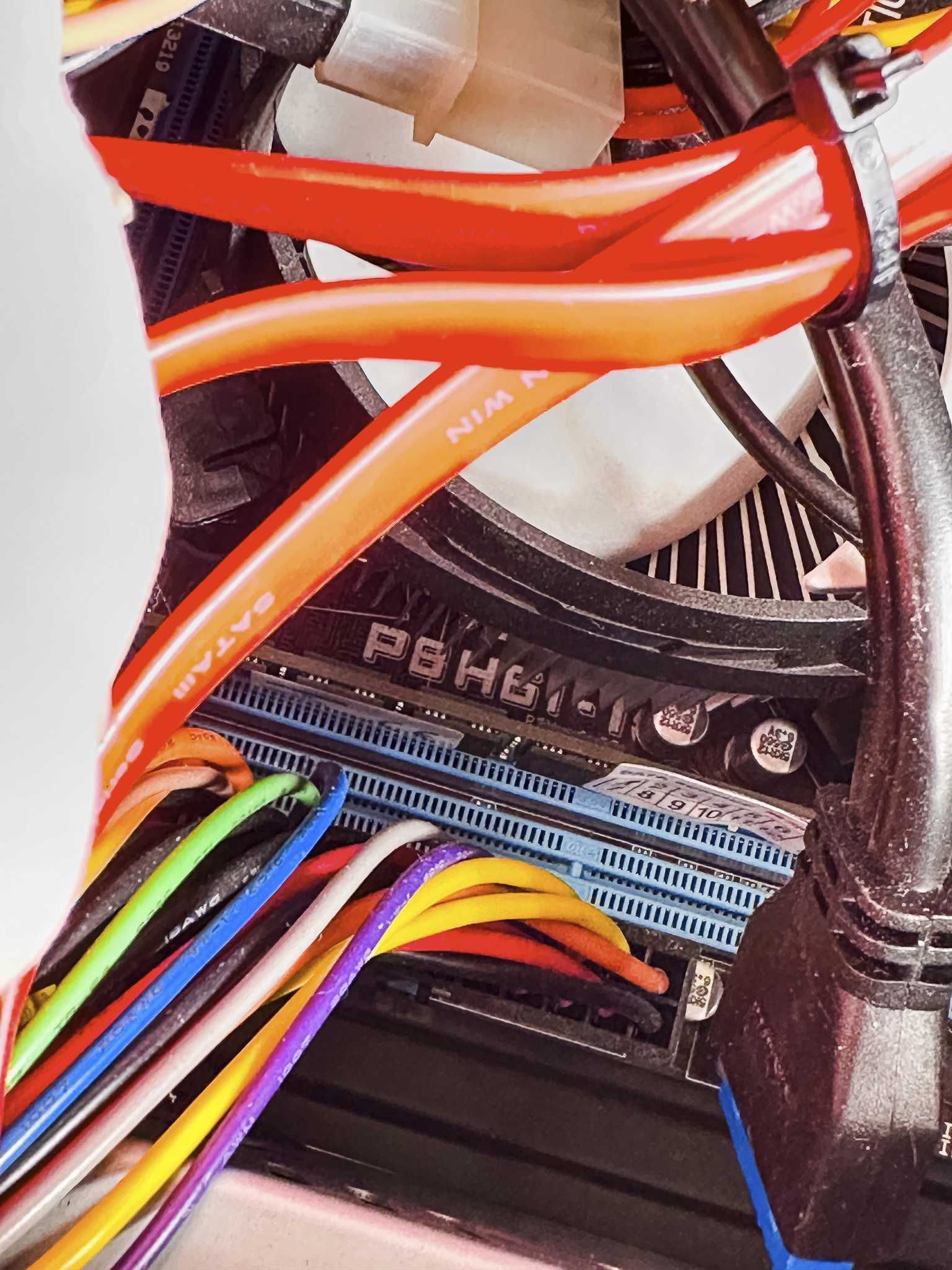 Serwer NAS Sharkoon + plyta główna ASUS P8H61-I DDR3 Mini ITX