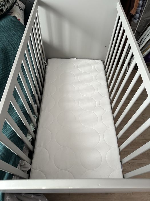Łózeczko niemowlęce dziecięce gonnat  60x120 cm ikea szare z materacem