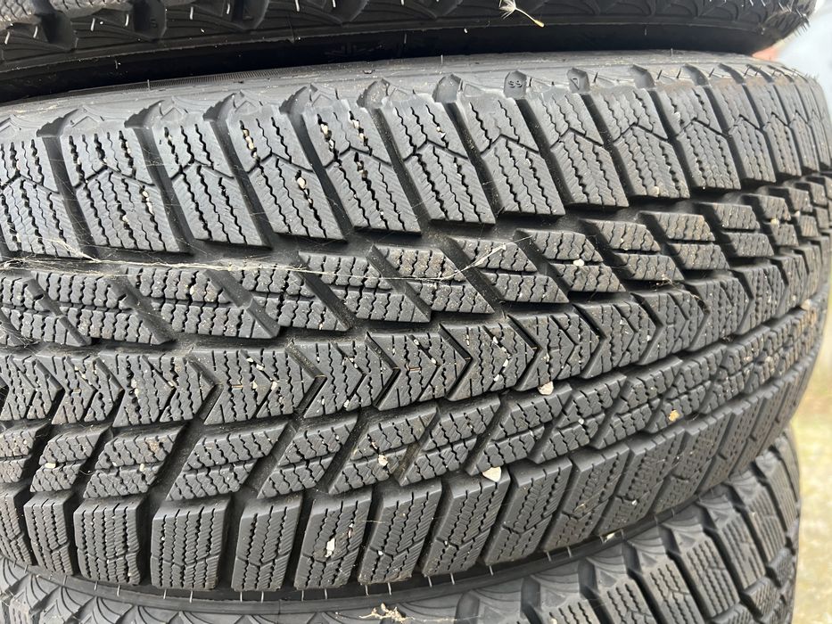 Нова зимова гума Nexen 205/60r16