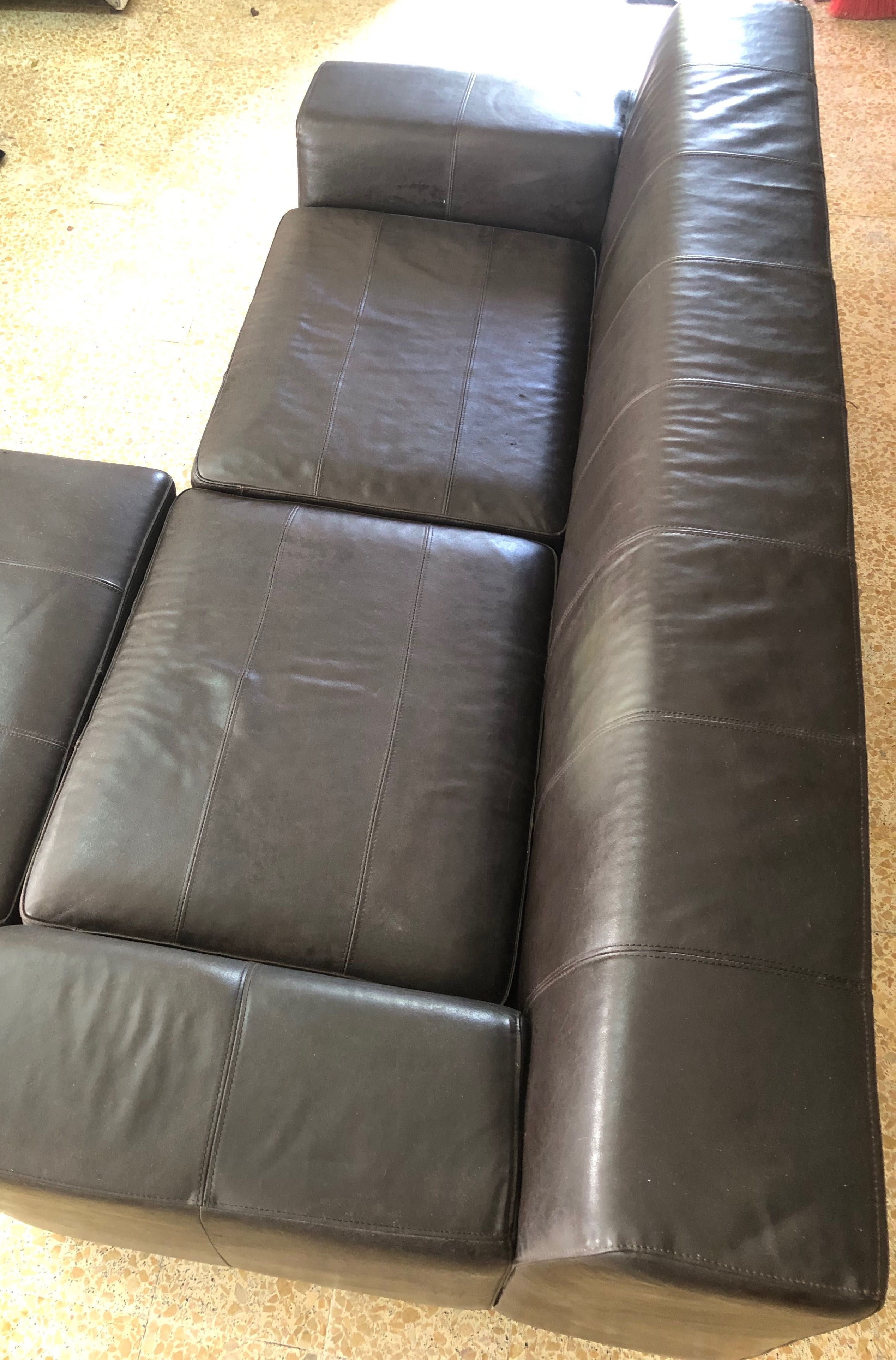 Sofa cabedal preto com chaise longue