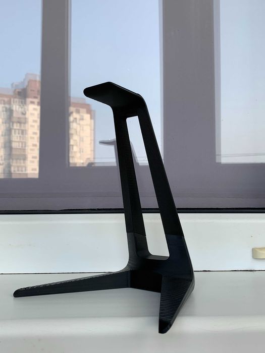 Мінімалістична підставка для навушників надрукована на 3D принтері