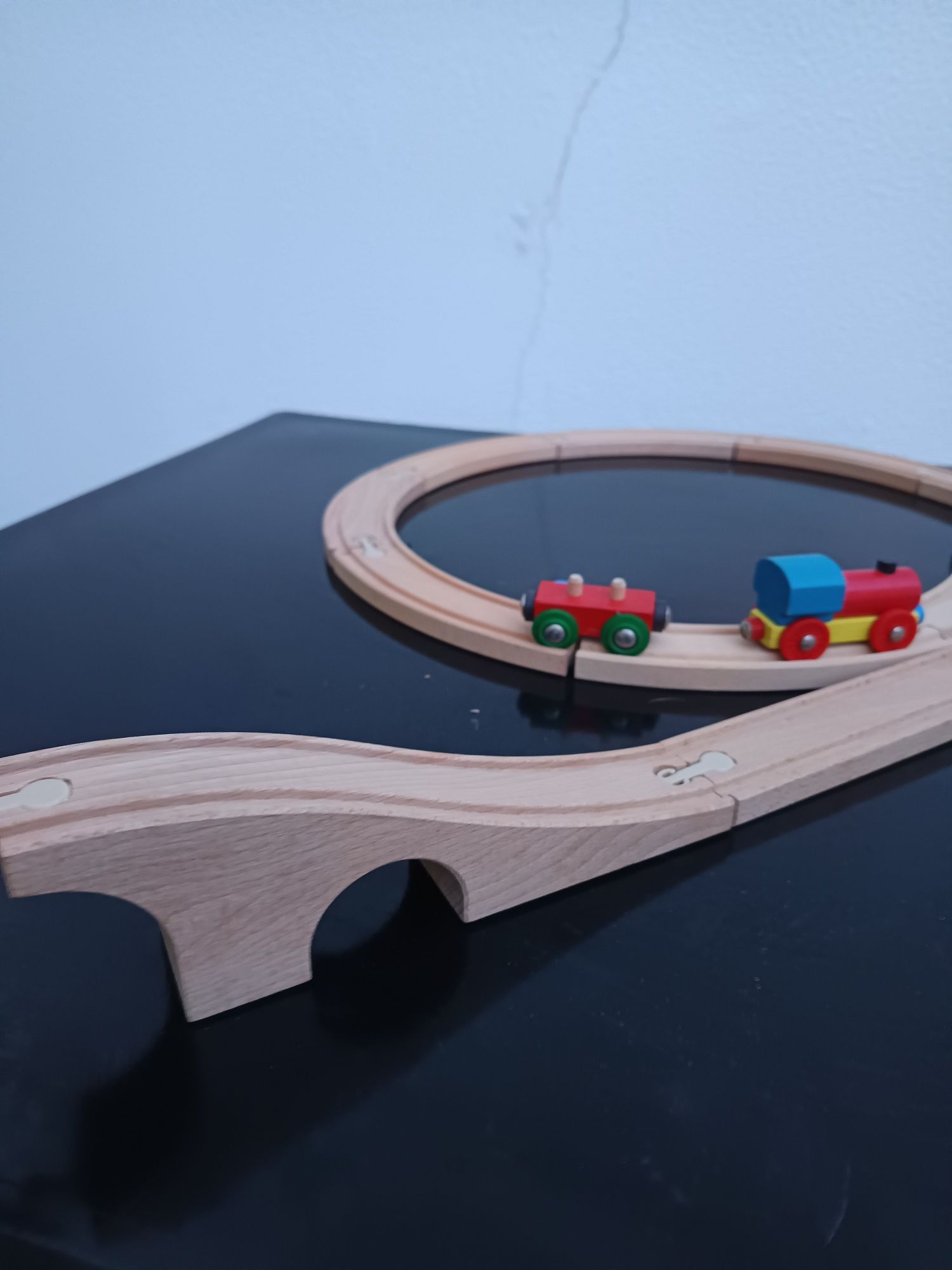 Conjunto pistas madeira e comboio IKEA