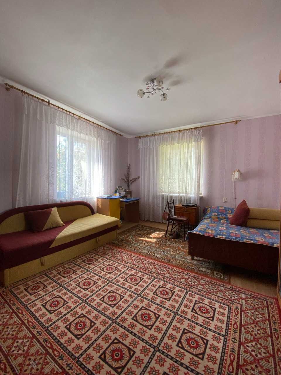 Продам 2х этажный дом Великий Дальник, центр