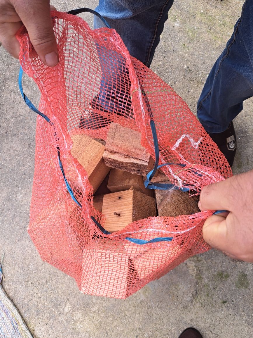 Tacos de lenha para fogão e salamandra sacos de 10kg