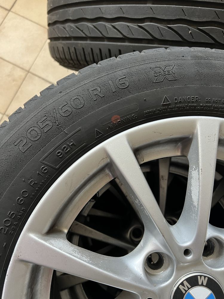 Pneus  205/60 R16 BMW