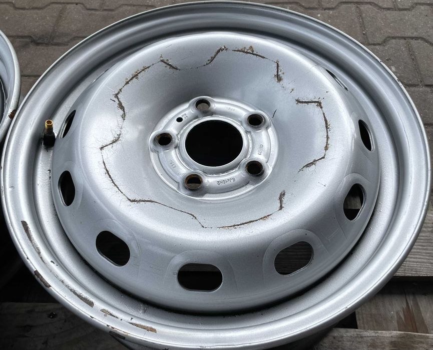 Felgi Stal 16" Renault Trafic/ Opel Vivaro/ Nissan NV300/ FIAT TALENTO
