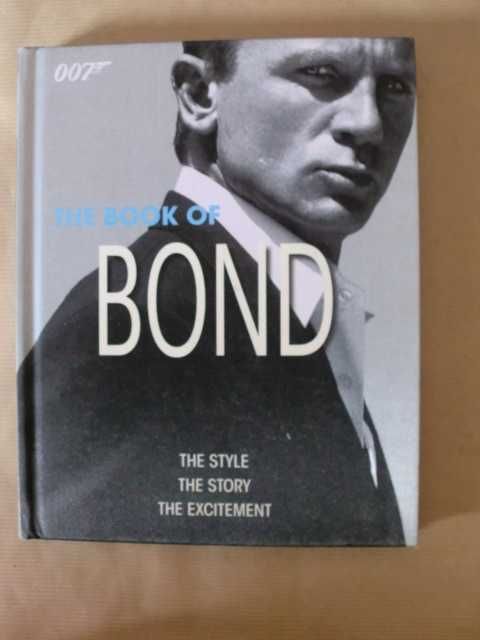 007 - The Book of BOND
de Alaistair Dougall