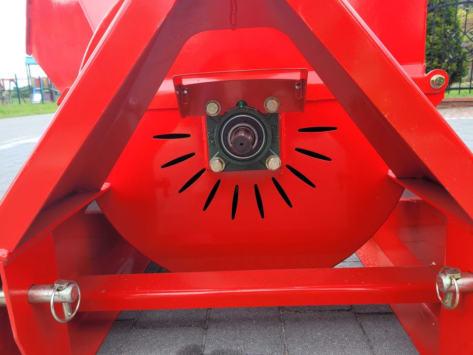 Rozdrabniacz do gałęzi/ Rębak tarczowy do ciągnika/ MINI traktorka