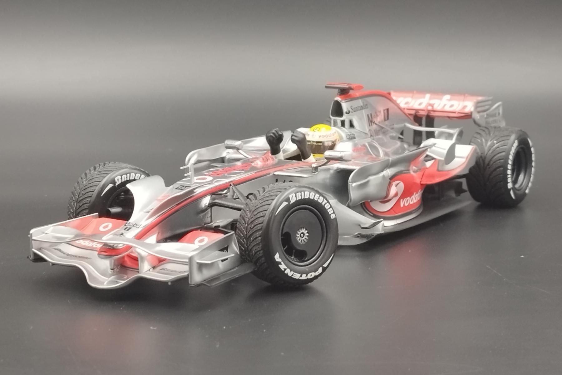 1:18 F1 McLaren Mercedes MP4-23 L Hamilton Brazil GP 2008 Minichamps