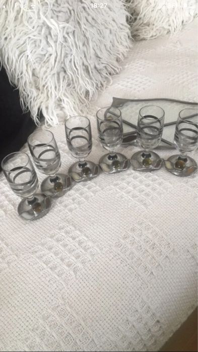 Pięknie zdobione kieliszki do wódki