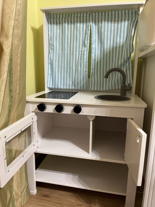 Дитяча кухня у гарному стані