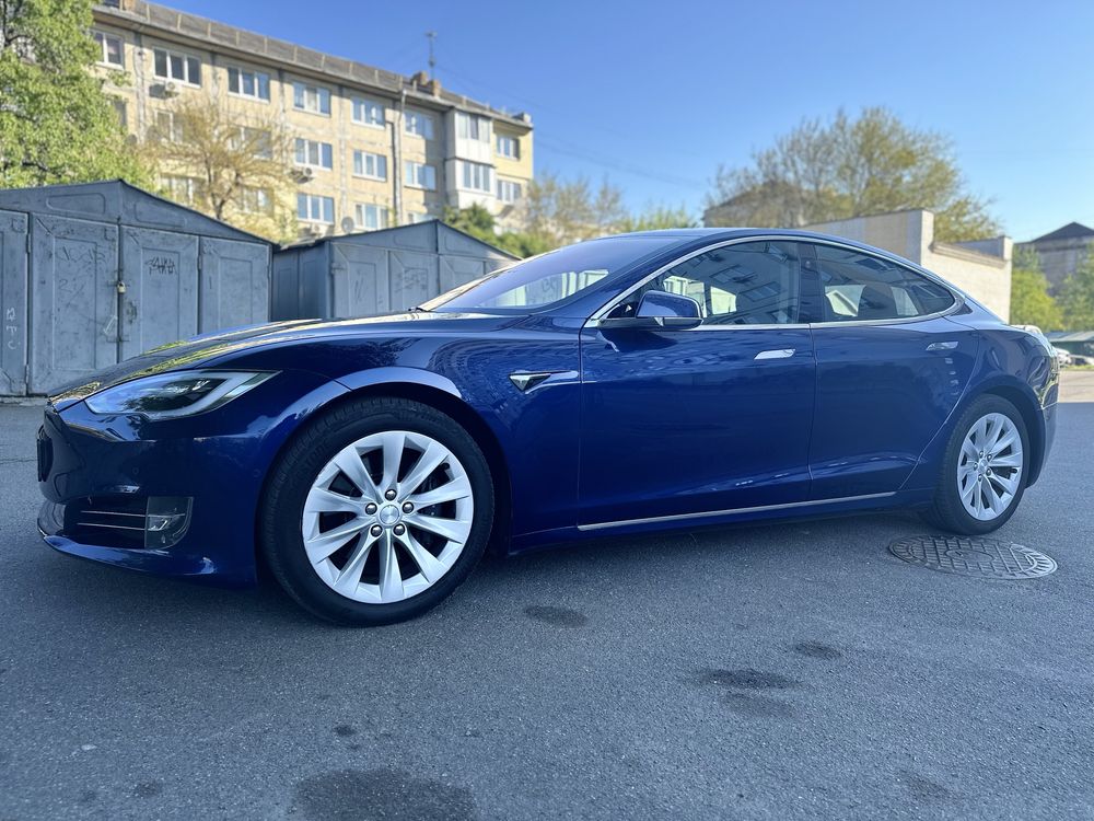 Tesla Model S 2017