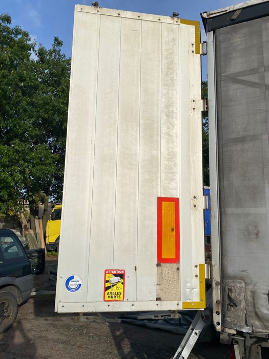 Plandeki naczepy schmitz standard