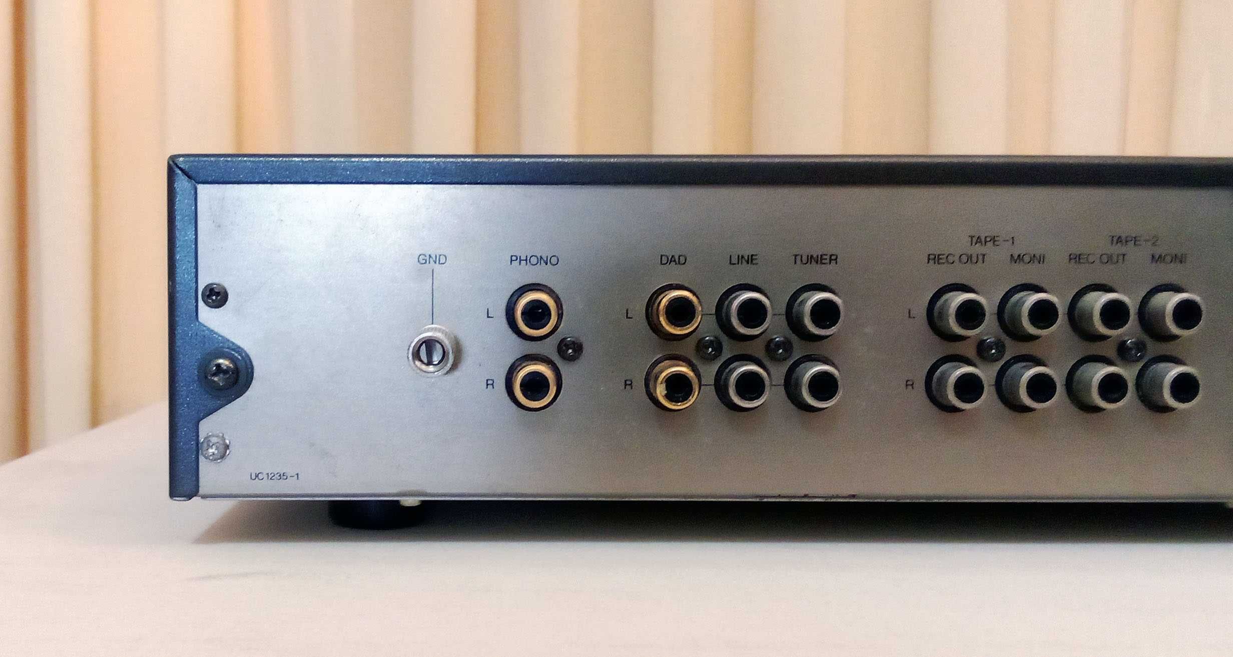 Pré-amplificador – Luxman C-02