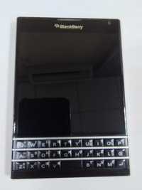 Смартфон Blackberry Passport, русифицированный