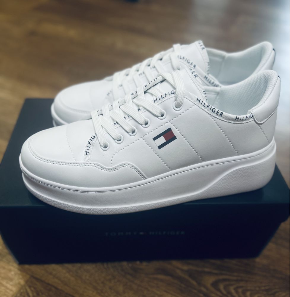 Кросовки Tommy Hilfiger новые