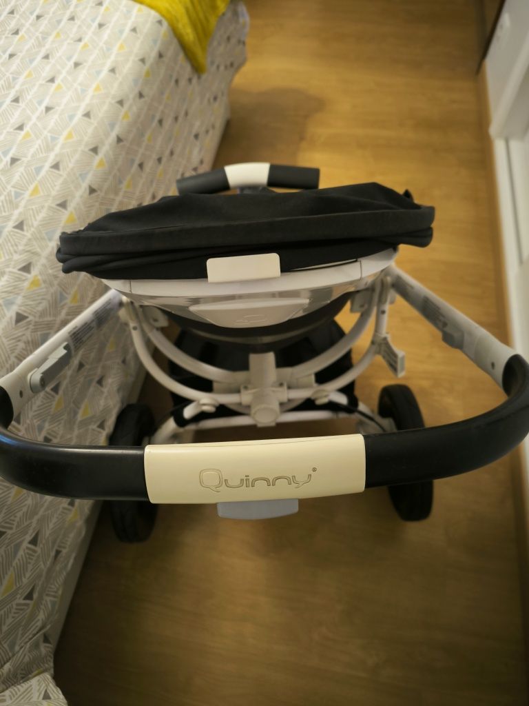 Carrinho de bebé Quinny