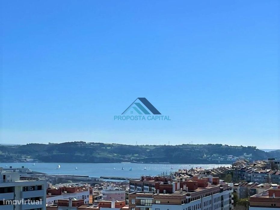 Apartamento T1 - Mobilado - Garagem - Vista rio - Varanda