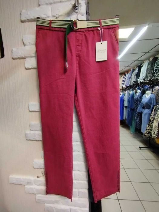 Джинси жіночі чевоного кольору. Розміри 48-56