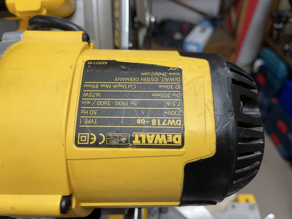 Dewalt DW718XPS / дискова пила з протяжкою Девольт 1675W 305mm