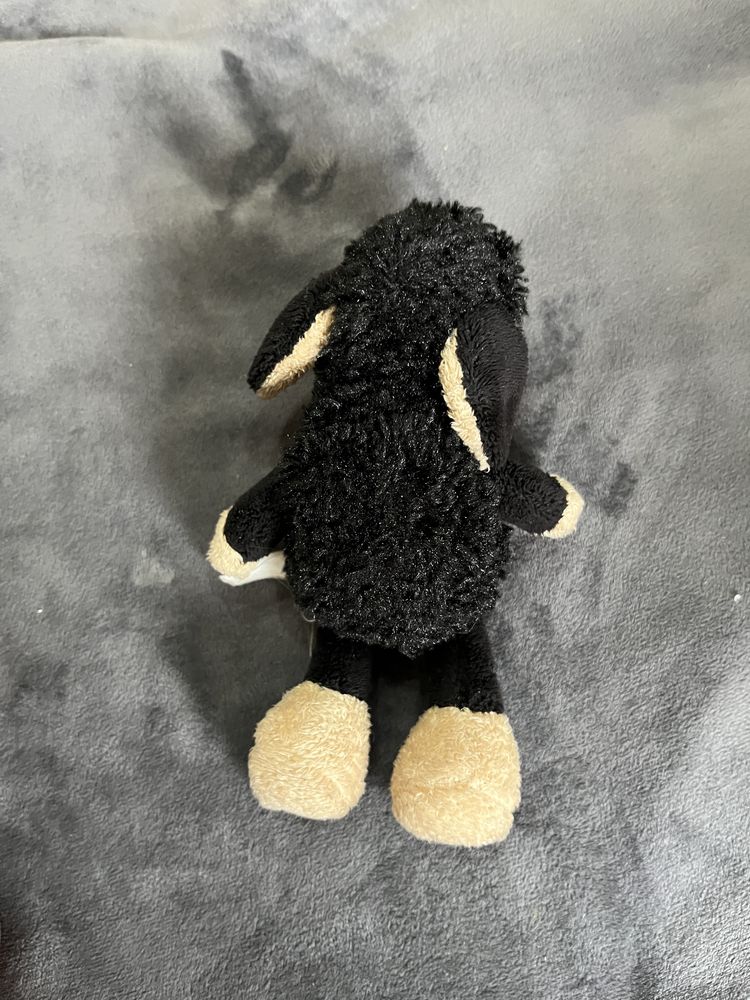 Peluche preto pequeno
