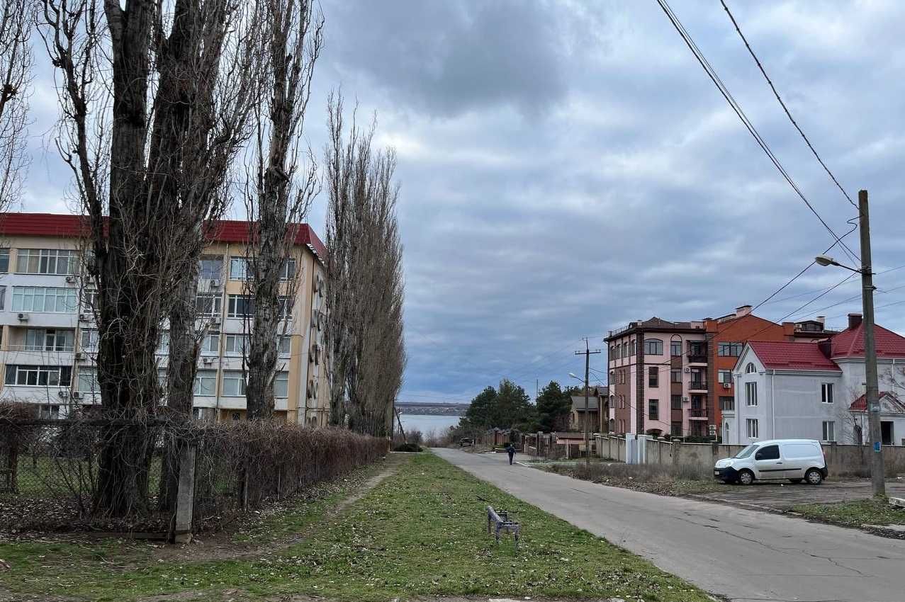 Продам добротный 2-х этажный дом вблизи реки и сосновой рощи