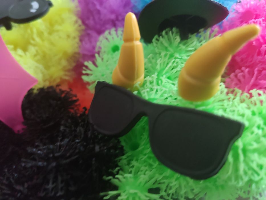 Rzepy czepy kolorowe kulki 430 sztuk + 38 dodatków