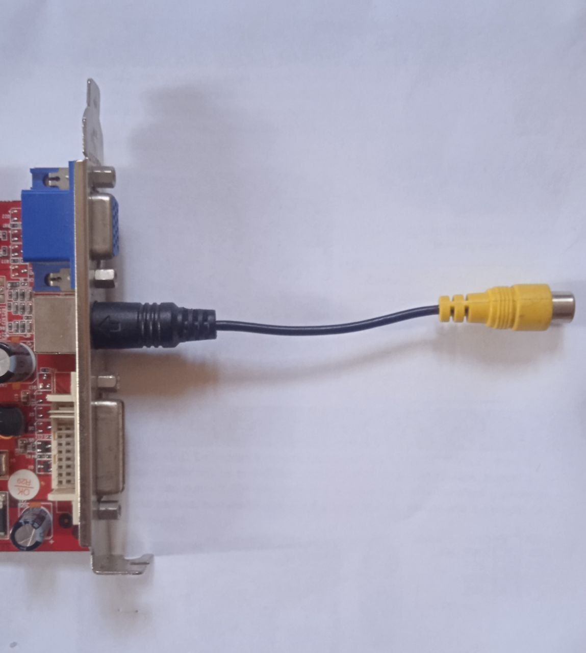Видеокарта PCI-E X550 128Mb, с выходами DVI, VGA и TV-Out, Silent