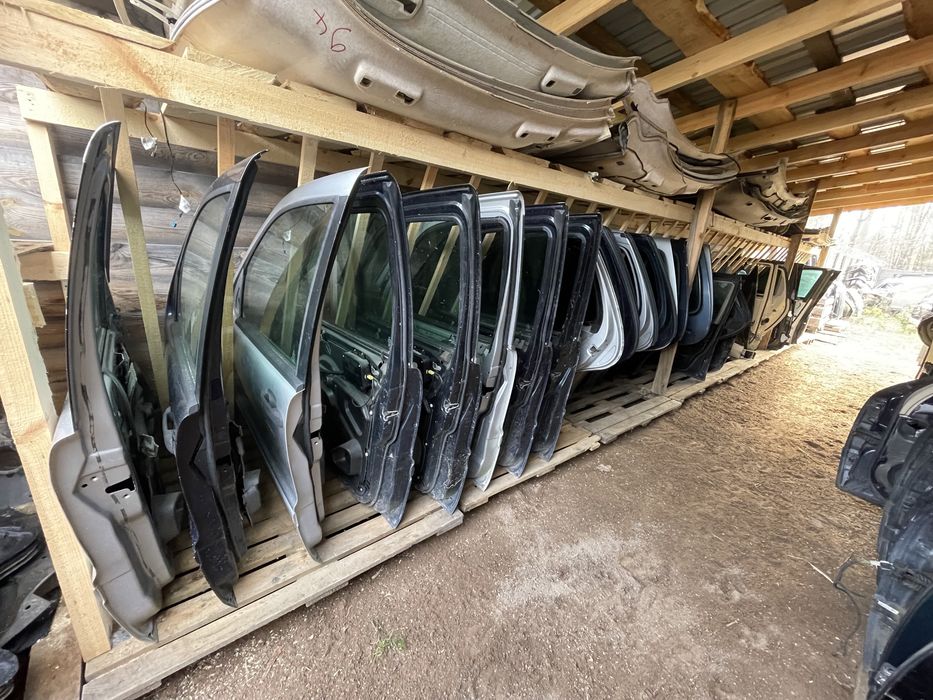 Двері праві ліві W203 W211 W163 W209 дверь передня задня