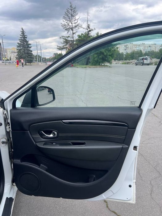 Продам Renault Scenic 2016р