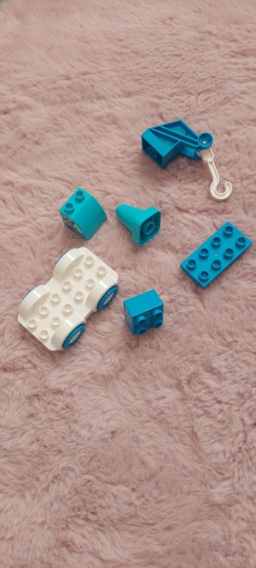 Klocki Lego Duplo 10918 Pomoc drogowa holownik dźwig auto samochód