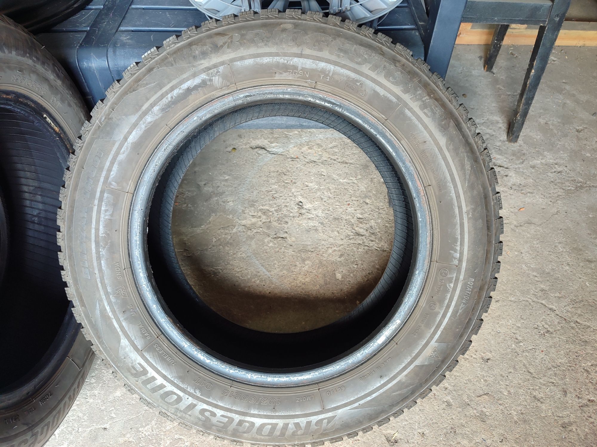 Резина зима 195.65.15 bridgestone