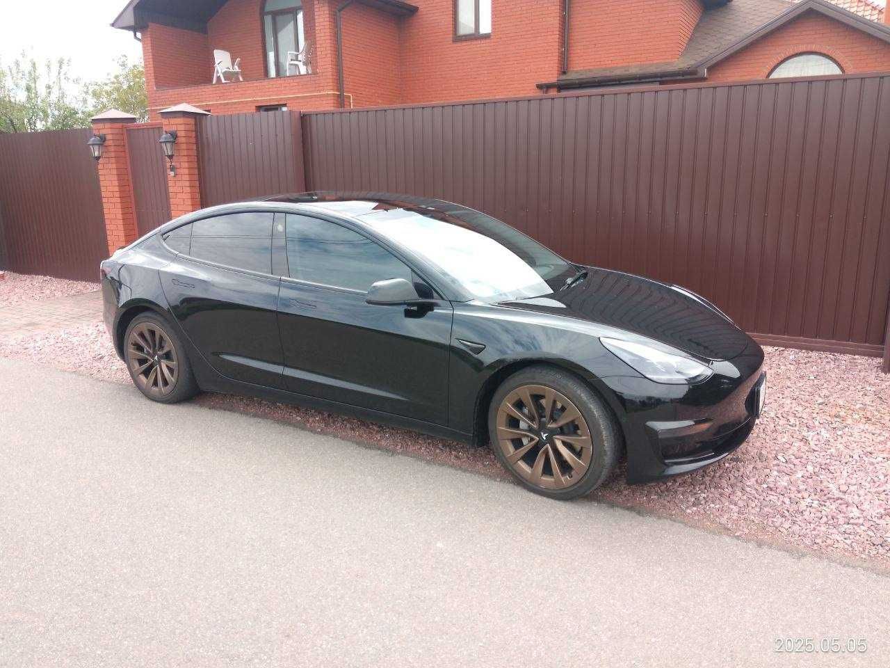 Оренда Tesla M3 dual motor long range 2022 рік
