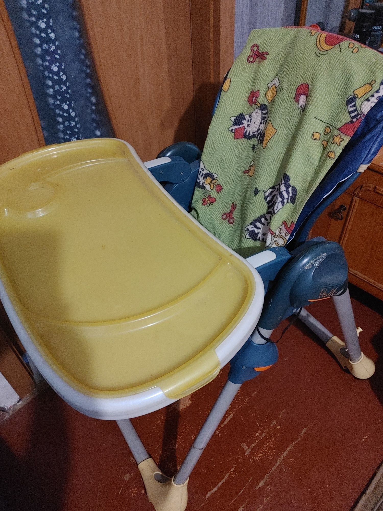 Стільчик для годування