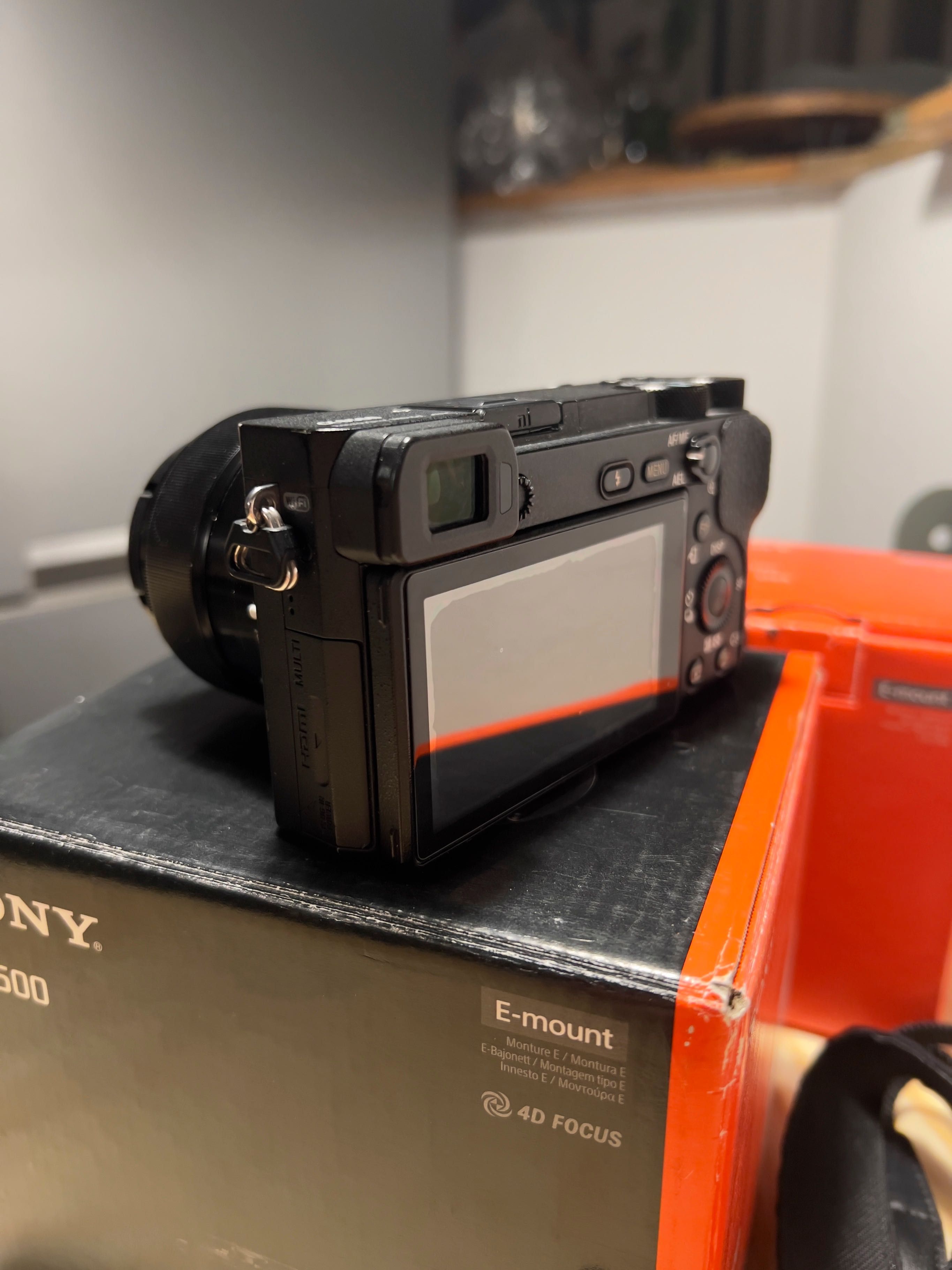 Sony a6500 + Sony SEL35F18 35mm f/1.8