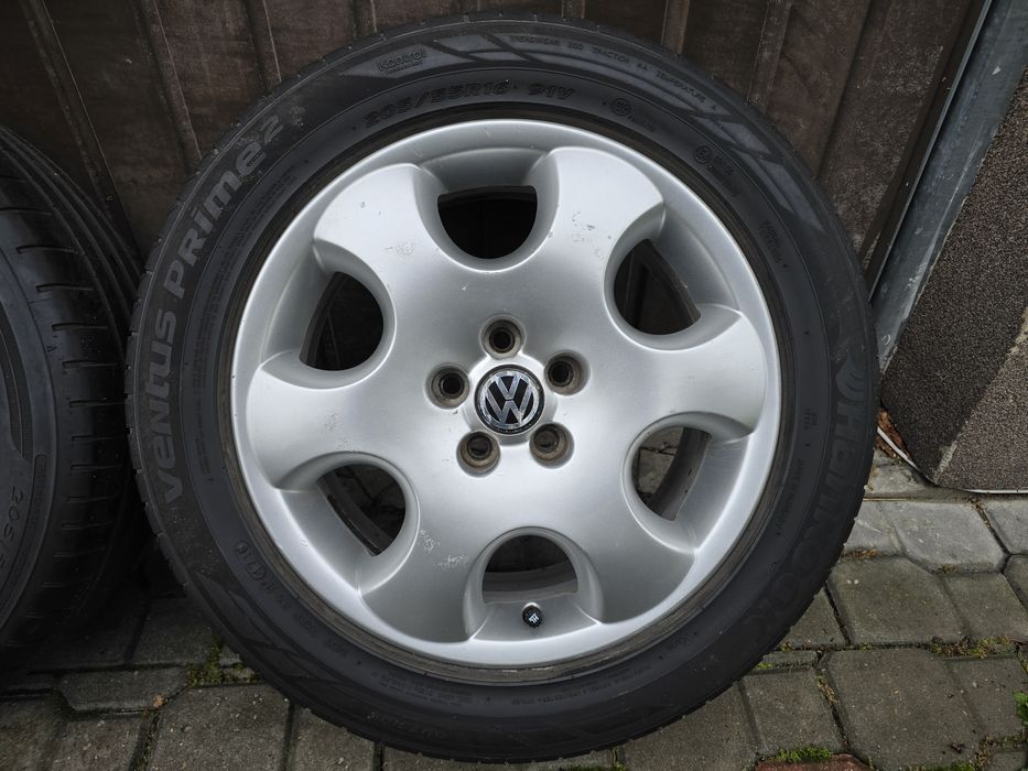 Felgi z oponami 205/55R16 VW New Beetle 5x100 Golf 4 Bora Audi A3 Leon