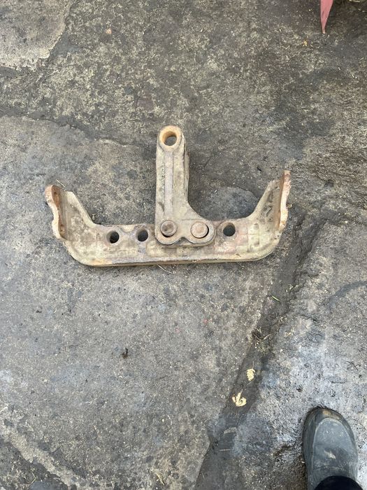 Сірга коротка  мтз з кулаком від т150