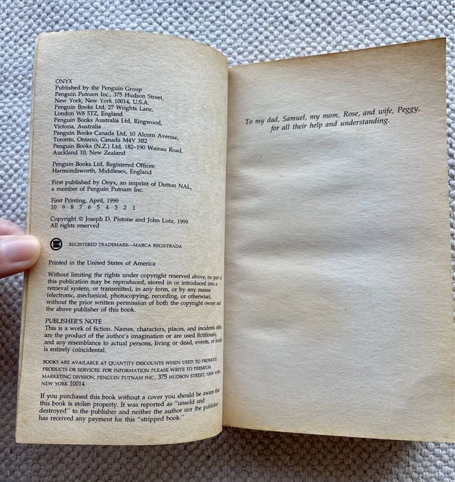 Livro: "Donnie Brasco: Deep Cover", de Joseph D. Pistone