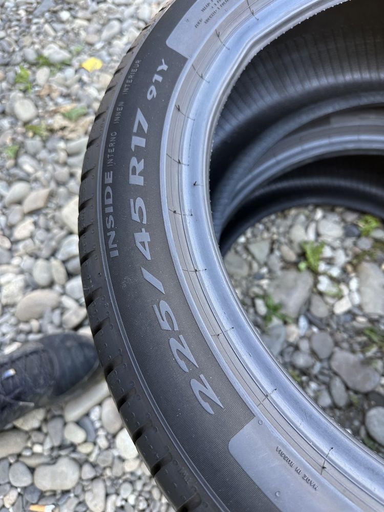 225/45/17 Pirelli Cinturato P7