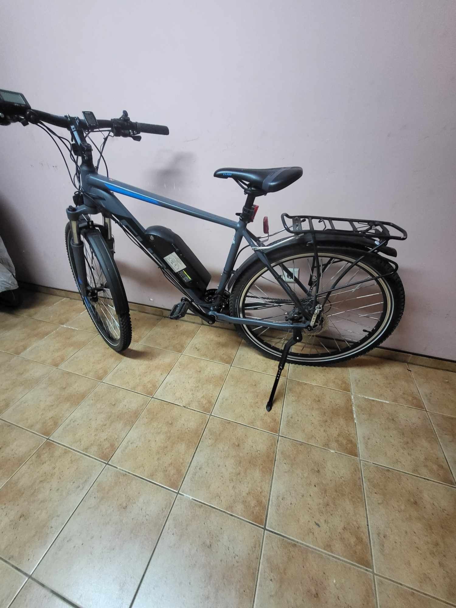 Rower elektryczny Cube koła 29