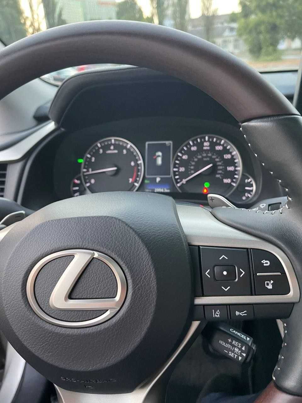 Продаю LEXUS RX 2020