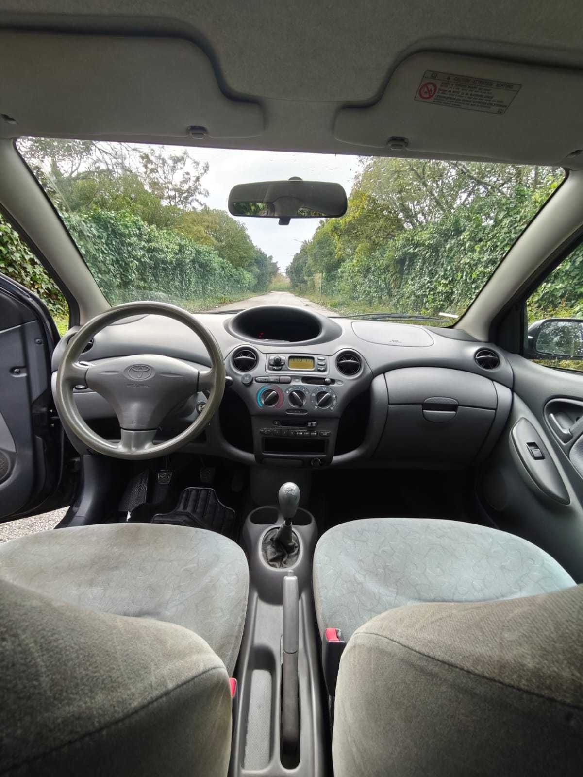 Toyota Yaris 1.0 a Gasolina (2001) – Fiável, Económico