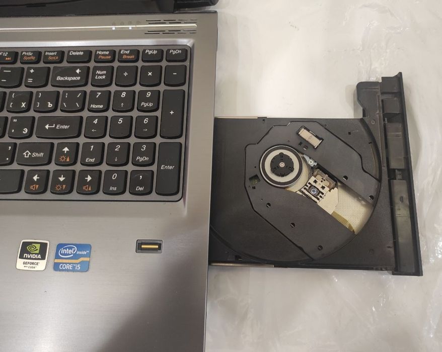 Ноутбук Lenovo v570