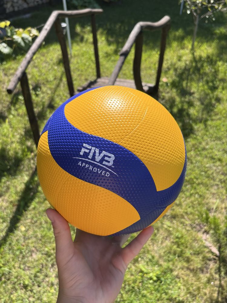 Мяч волейбольный Mikasa V200W / мяч для волейбола Микаса