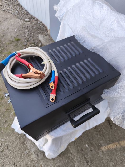 Пускозарядний пристрій.